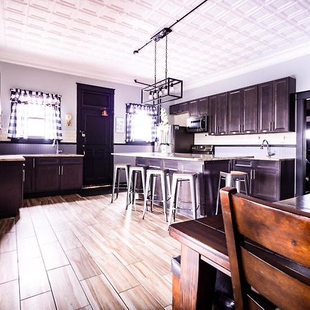 The Pub- 8Br Free Parking, Minutes From Falls & Casino Ниагара-Фолс Экстерьер фото