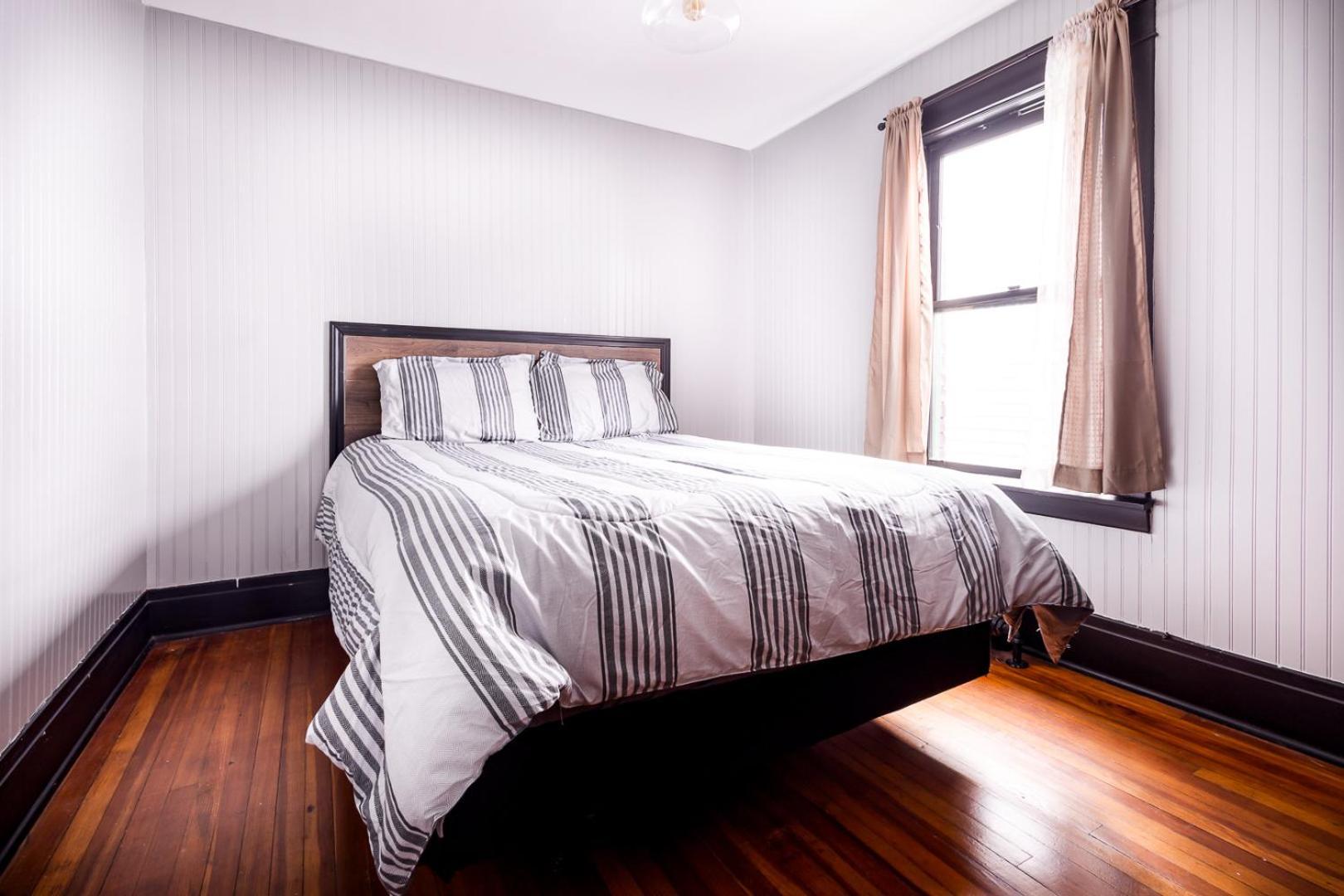 The Pub- 8Br Free Parking, Minutes From Falls & Casino Ниагара-Фолс Экстерьер фото