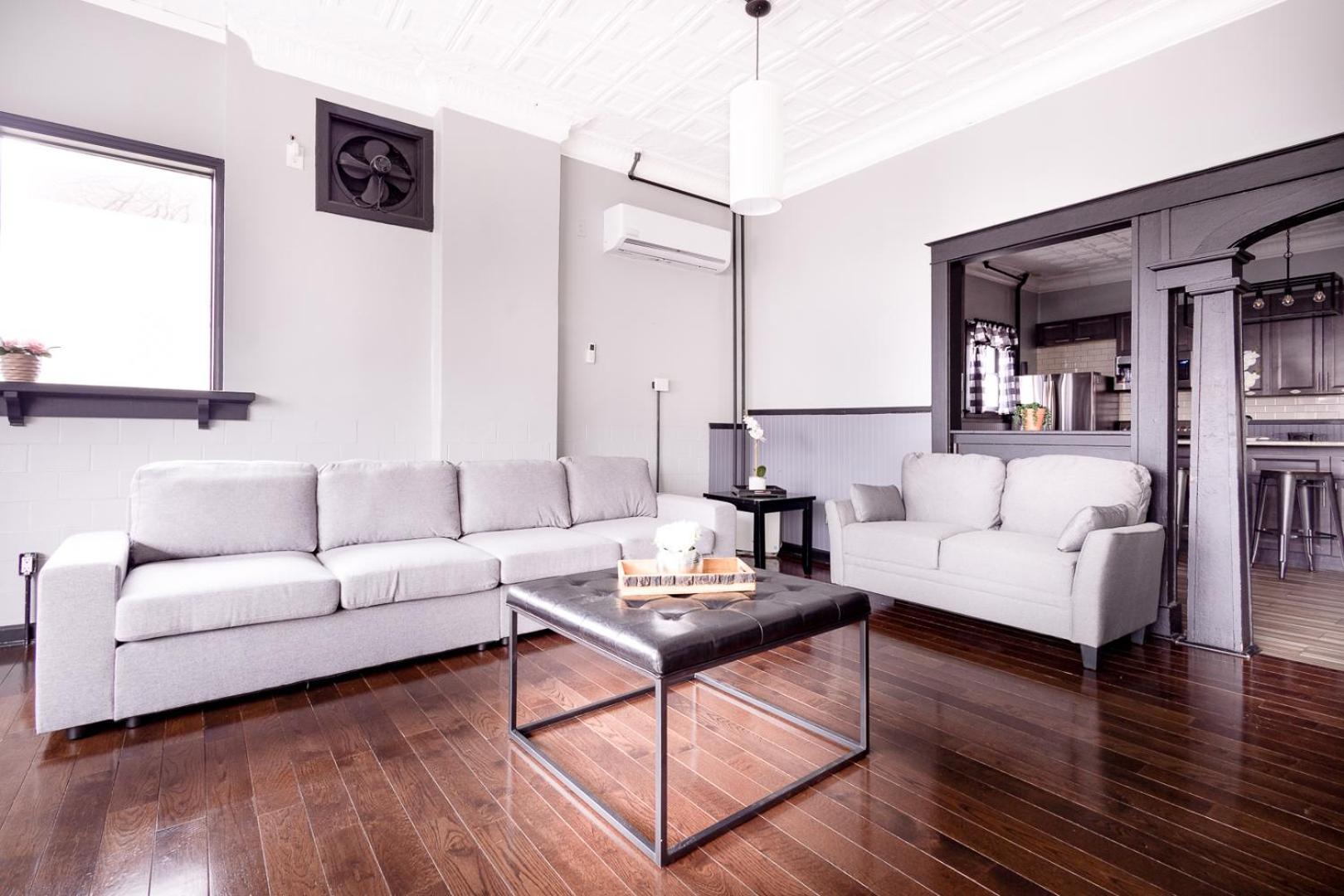 The Pub- 8Br Free Parking, Minutes From Falls & Casino Ниагара-Фолс Экстерьер фото